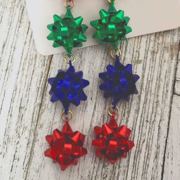 Bow Holiday Earrings - Picture 1 of 9